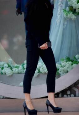 这是一双无丝的高，都流行这么穿?[<font color=red>11P</font>]