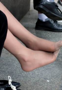 漂亮的丝袜美足大长腿小少妇让人没有理由不爱[<font color=red>12P</font>]