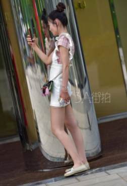 气质的尖头细跟鞋[<font color=red>16P</font>]