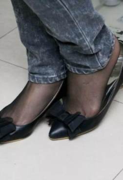 牛仔高跟，黒丝羙秀9P[<font color=red>9P</font>]