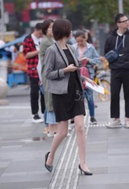 为自己也要努力工作的制服工装OL[<font color=red>17P</font>]