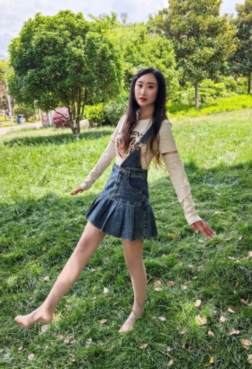 穿上丝袜的小姐姐很美[<font color=red>6P</font>]