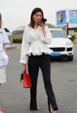 你要一直做我的月亮，做那个照亮我的人。