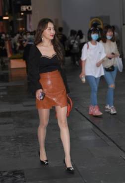 凸显出优雅时尚的身姿[<font color=red>7P</font>]