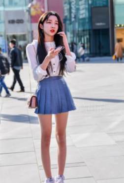 女生穿上细跟鞋[<font color=red>13P</font>]