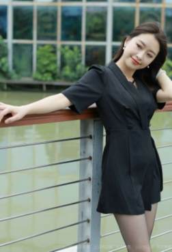 腿长不俗[<font color=red>33P</font>]