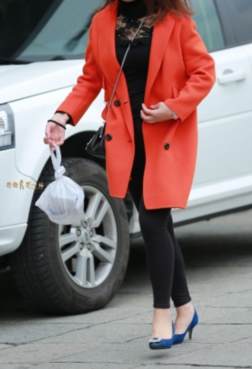 花开一瞬，一世痴迷。偶遇一人，相思一刻。