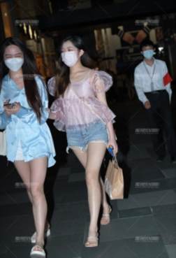 腿长不俗[<font color=red>5P</font>]