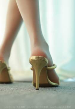 喜欢穿搭细跟鞋美女[<font color=red>87P</font>]