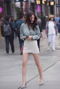 你喜欢气质高雅的高挑长腿的她吗？[<font color=red>20P</font>]