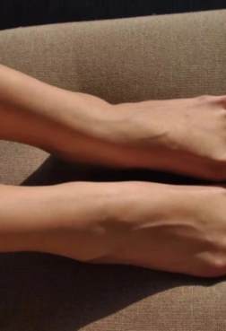 玉足，超美白皙[<font color=red>7P</font>]