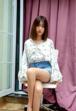 看小姐姐笑得这么甜，感觉冬天都变暖了！[<font color=red>14P</font>]