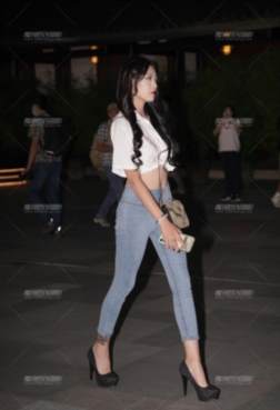 散发优雅迷人的气息