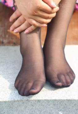 美翻了黒丝哇足秀18P[<font color=red>18P</font>]