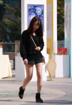 简约气质的夏日搭配[<font color=red>12P</font>]