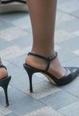 街拍总是有那么多丝袜美高女人在行走[<font color=red>14P</font>]