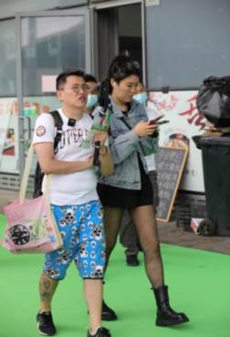 街拍美女系列短裙细跟装你觉得哪个更好看[<font color=red>6P</font>]