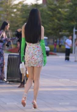 夏日清凉小姐姐[<font color=red>9P</font>]