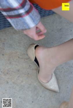 [IESS异思趣向] - 银高丝袜美足美腿精品高清图[<font color=red>99P</font>]