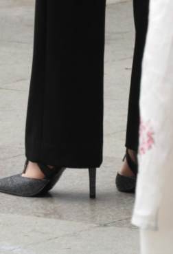 穿一双漂亮好看的鱼嘴鞋走出去