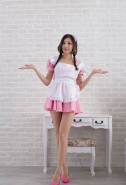 这样的丝袜美腿小姐姐，再来一车也不累吧！[<font color=red>77P</font>]