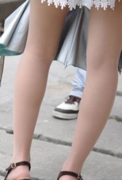 夏美子的絲袜美腿 柔顺丝滑[<font color=red>17P</font>]