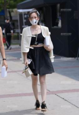 一双高跟鞋带给你漂亮的高雅[<font color=red>7P</font>]