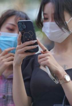 紧身裙穿搭高跟鞋[<font color=red>80P</font>]