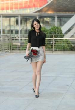 银色短裙薄丝高跟长发仙女小姐姐套图[<font color=red>77P</font>]