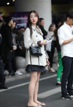 凸显出清新淡雅又迷人的姿态[<font color=red>10P</font>]