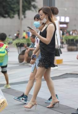 穿出高挑性感的气息[<font color=red>5P</font>]