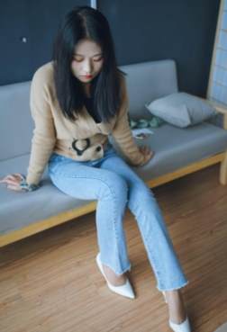 siee - 牛仔裤配白色高跟鞋[<font color=red>43P</font>]