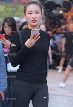 漂亮好看美女腿长