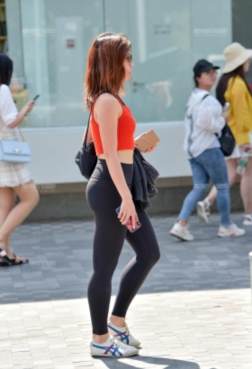 展示出恬静淡雅的美感！