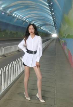 小女人细高跟[<font color=red>5P</font>]