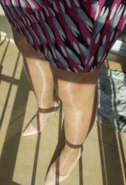 超级美薄的丝袜大长腿，足够 丝滑[<font color=red>13P</font>]