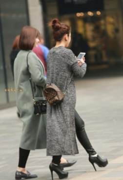 美女穿搭高跟鞋