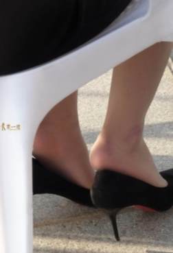 气质丝袜美足特写，爱到天荒地老啊[<font color=red>18P</font>]