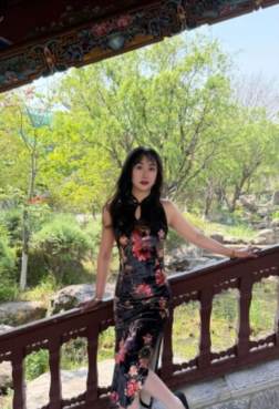 穿旗袍曲线更美[<font color=red>5P</font>]