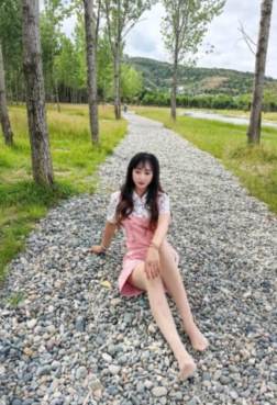 乡间小路 有此佳人[<font color=red>5P</font>]