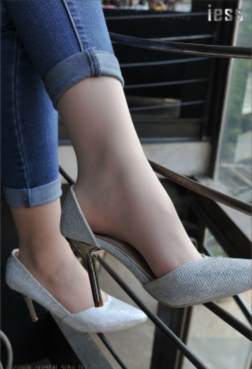 [IESS异思趣向]-裤里丝完整版 超薄肉丝裤袜套上了牛仔裤的美[<font color=red>106P</font>]