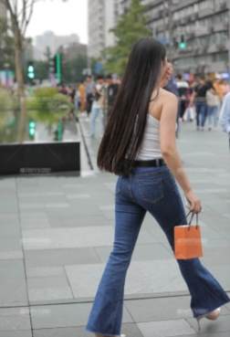 美女出街穿搭高跟鞋