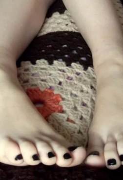 涂着黑甲，高冷美丫[<font color=red>8P</font>]