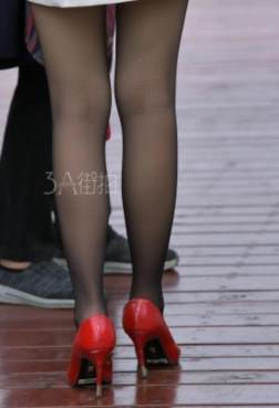 搭配高跟鞋出街[<font color=red>14P</font>]