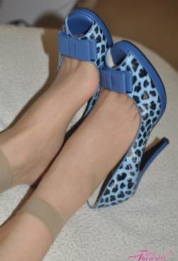 芬妮肉丝高跟系列[<font color=red>65P</font>]