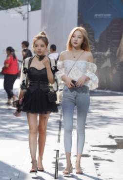 美女爱穿高跟鞋[<font color=red>5P</font>]