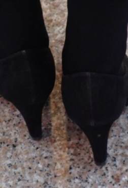 一双黒丝美脚4P[<font color=red>4P</font>]