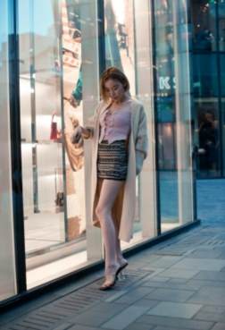 走路都散发出迷人的气息[<font color=red>46P</font>]