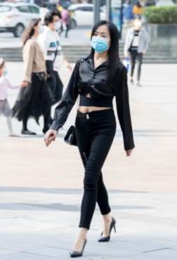 展现出美女别具一格的美[<font color=red>6P</font>]