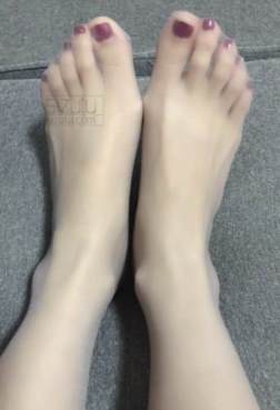 一双美薄袜几乎超透的视觉体验[<font color=red>5P</font>]